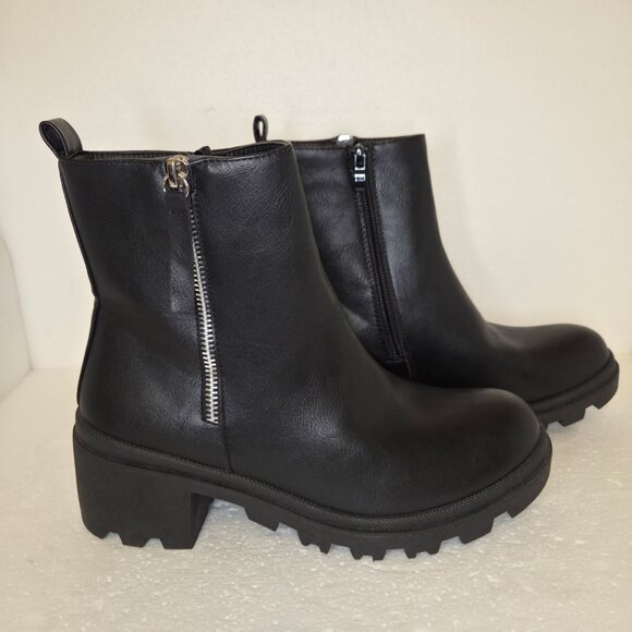 NWOT Report Women’s Black Larsa Lug Sole Ankle Boots - 7.5 - Picture 2 of 12